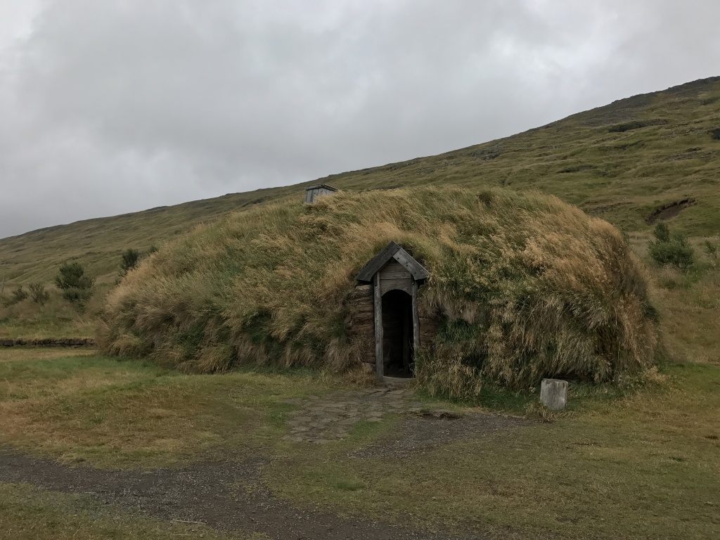 2017/08(August)/Iceland/4Star/1024x768_2017-08-28-Iceland-026-Leifr EirIksson-hut.JPG